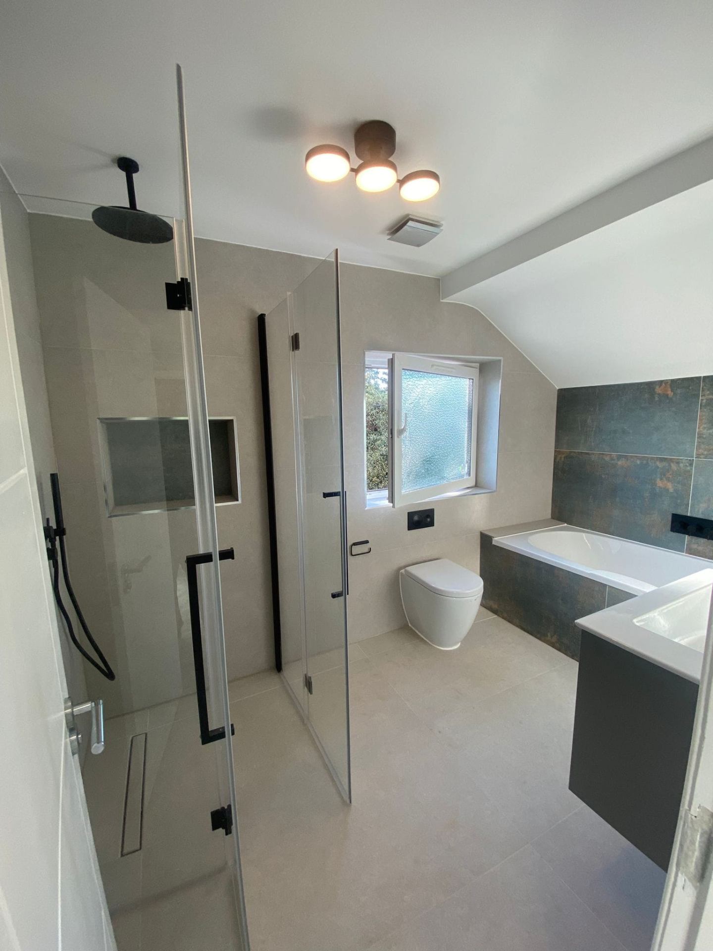 Windsor Family Bathroom